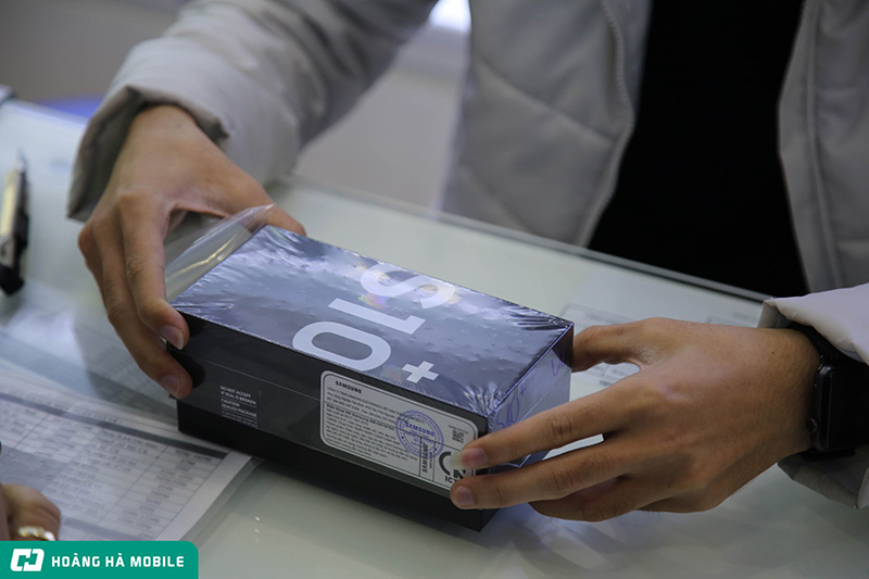 Rực rỡ sự kiện mở bán Galaxy S10/S10+ tại Hoàng Hà Mobile 95B Phố Huế, Hà Nội
