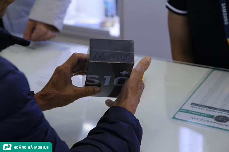 Rực rỡ sự kiện mở bán Galaxy S10/S10+ tại Hoàng Hà Mobile 95B Phố Huế, Hà Nội