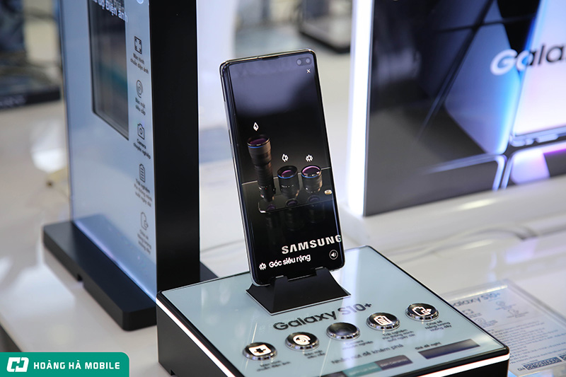Rực rỡ sự kiện mở bán Galaxy S10/S10+ tại Hoàng Hà Mobile 95B Phố Huế, Hà Nội