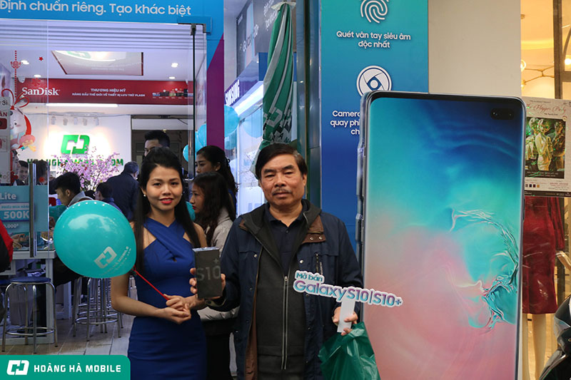 Rực rỡ sự kiện mở bán Galaxy S10/S10+ tại Hoàng Hà Mobile 95B Phố Huế, Hà Nội