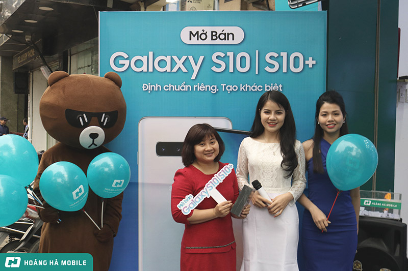 Rực rỡ sự kiện mở bán Galaxy S10/S10+ tại Hoàng Hà Mobile 95B Phố Huế, Hà Nội