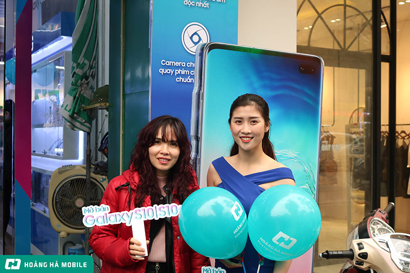 Rực rỡ sự kiện mở bán Galaxy S10/S10+ tại Hoàng Hà Mobile 95B Phố Huế, Hà Nội