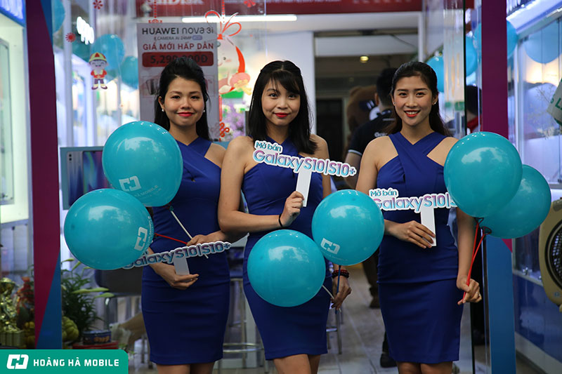 Rực rỡ sự kiện mở bán Galaxy S10/S10+ tại Hoàng Hà Mobile 95B Phố Huế, Hà Nội