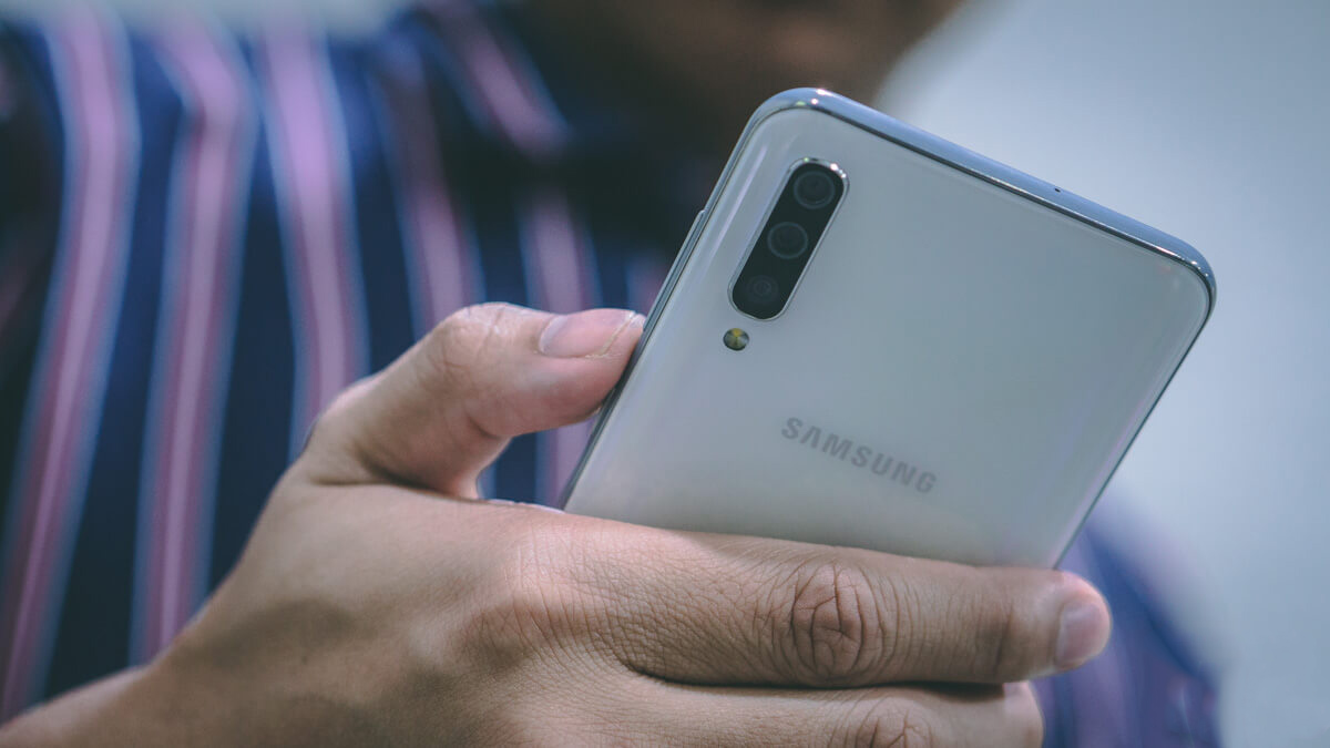 Với doanh số 2 triệu máy bán ra trong 40 ngày, Galaxy A củng cố vị trí số 1 cho Samsung