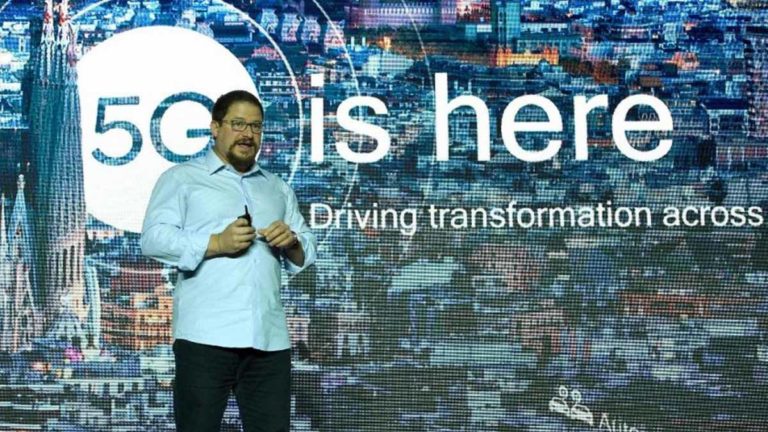 Chủ tịch thiện chí nhà Qualcomm: “Apple gọi, chúng tôi sẵn sàng giúp”