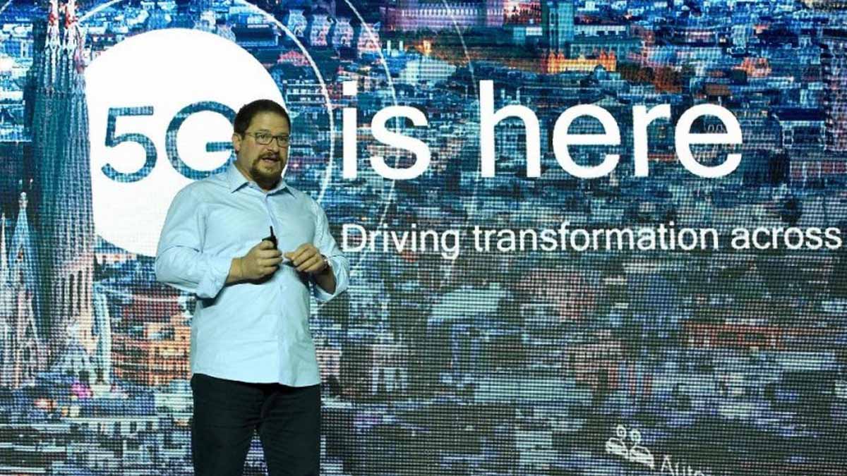 Chủ tịch thiện chí nhà Qualcomm: “Apple gọi, chúng tôi sẵn sàng giúp”