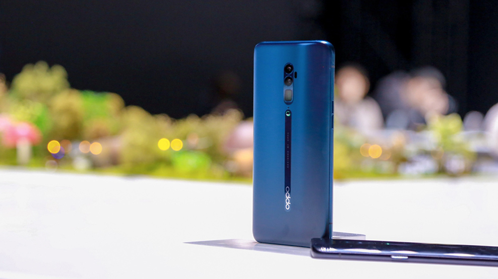 OPPO Reno khoe khả năng zoom số 60x hơn hẳn 50x của Huawei P30 Pro