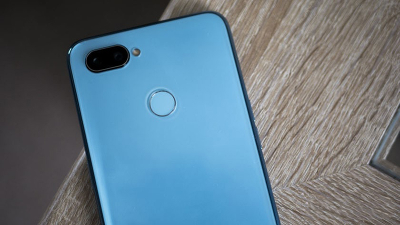 Nên mua Realme 3 hay Realme 2 Pro