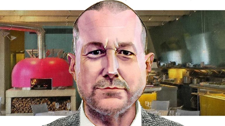 “Phù thủy thiết kế” Jony Ive rời Apple sau 27 năm