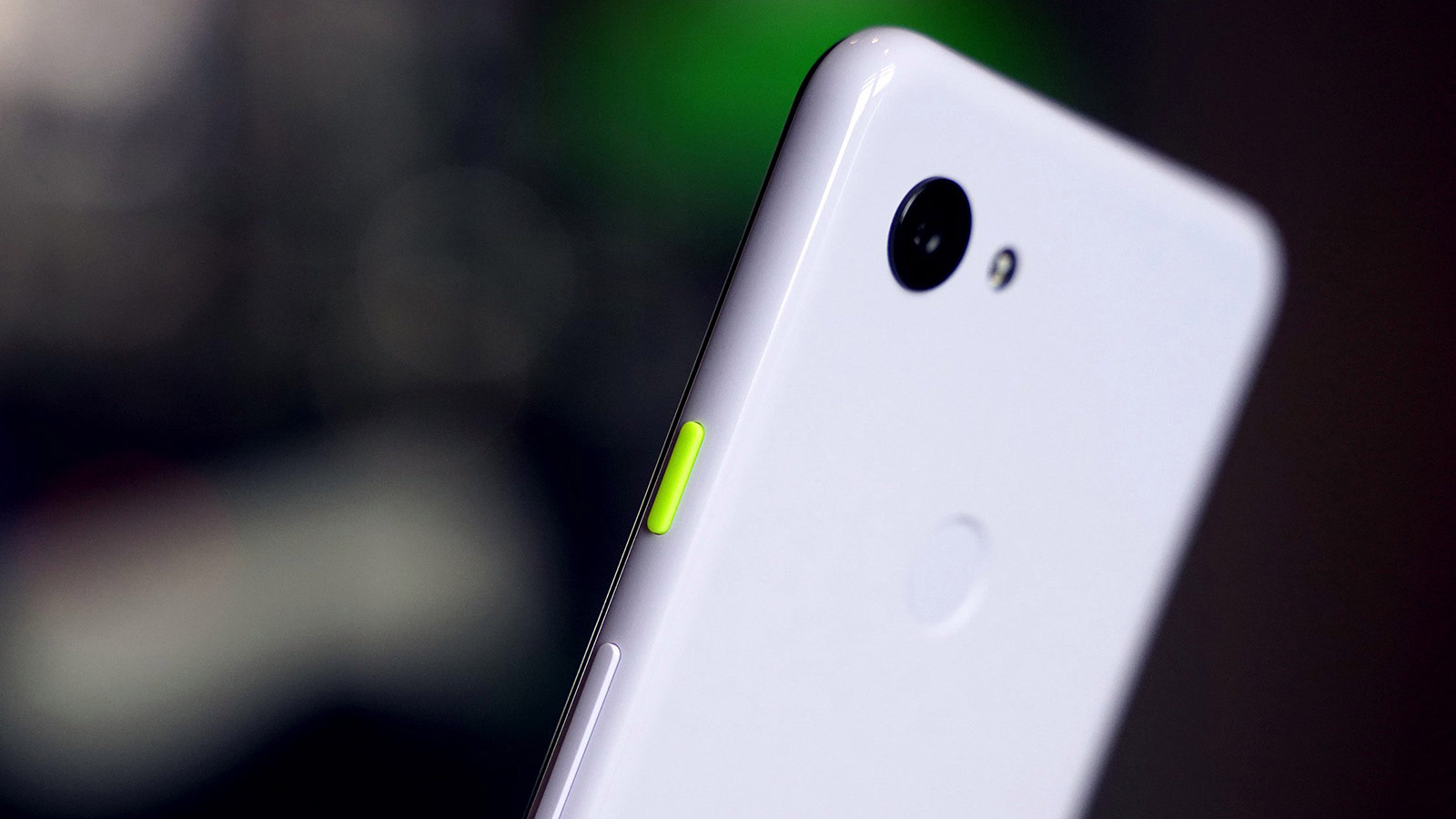 Tại sao nói điện thoại vỏ nhựa là “chân ái” mà không ai có thể từ bỏ