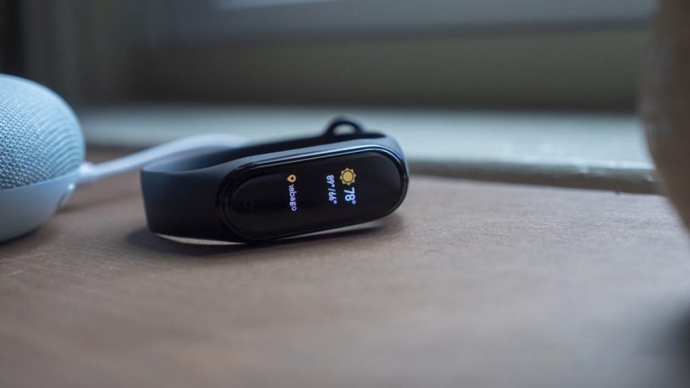 Đánh giá Mi Band 4: Xiaomi lại làm quá tốt rồi