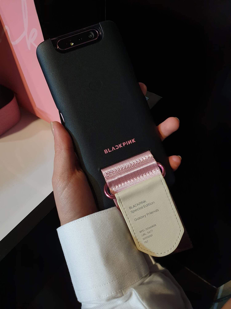 Trọn bộ sản phẩm Samsung x BlackPink dành cho các Blink chân chính