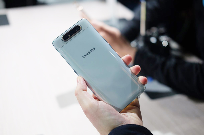 Mở hộp Galaxy A80