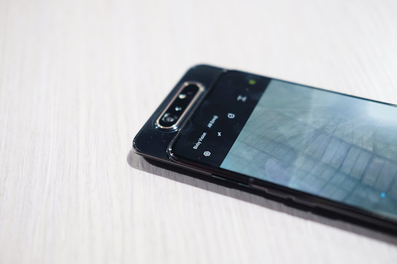 Mở hộp Galaxy A80