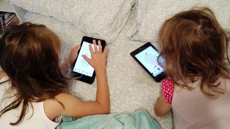 TikTok là gì? Có an toàn cho trẻ em không?