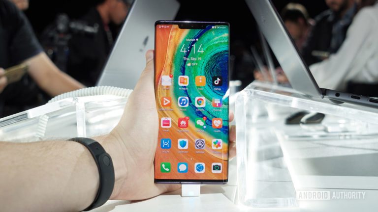 Trên tay Huawei Mate 30 Pro: Giảm bớt phím cứng, mạnh hơn, dáng nuột