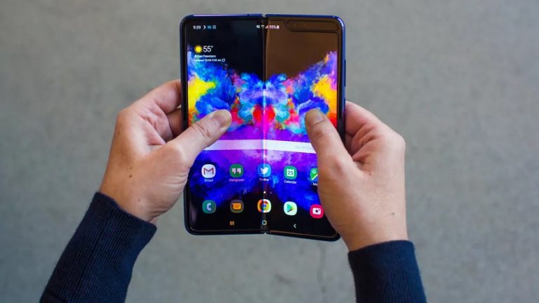 Samsung sẽ cải thiện Galaxy Fold và phát triển điện thoại gập vào năm tới