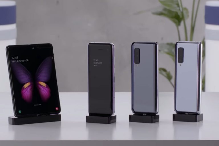Samsung Galaxy Fold cháy hàng tại Hoàng Hà Mobile chỉ sau vài giờ đặt trước