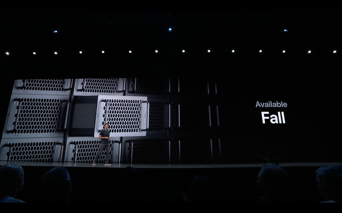 Mac Pro phiên bản có giá đỡ chính thức ra mắt với giá lên tới 150 triệu đồng