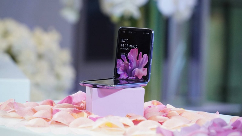 galaxy z flip cháy hàng