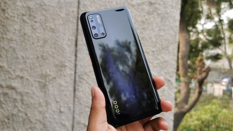 Vậy là iQOO 3 chỉ mất đúng 15 phút để sạc viên pin 4440mAh từ 0 lên 50% là có thật, mời anh em vào kiểm chứng