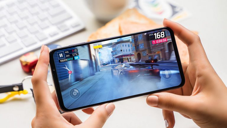 smartphone-choi-game-gia-re-1