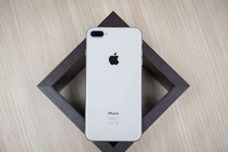 iPhone SE Plus ra mắt