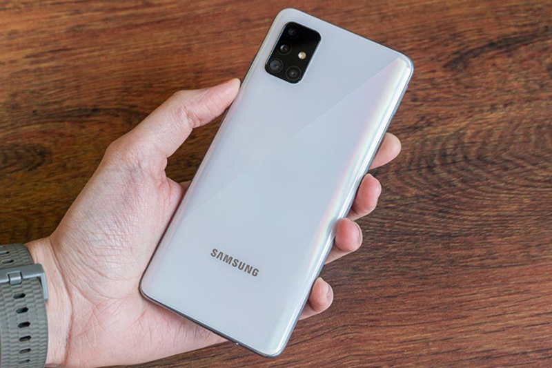 chup-mot-cham-galaxy-a51-3