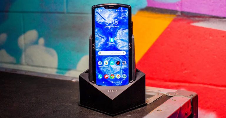 ngay-ra-mat-motorola-razr-5g-1