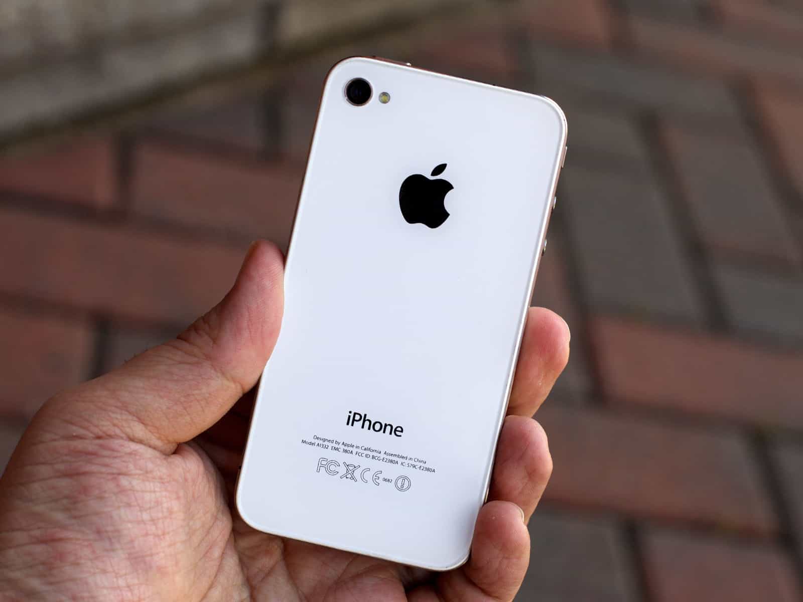 iPhone 12 ra mắt