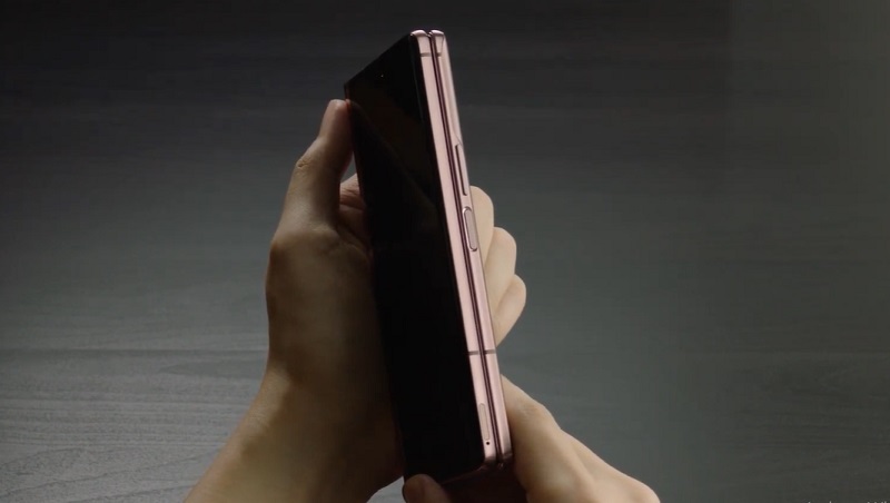galaxy-z-fold2-ra-mat-4