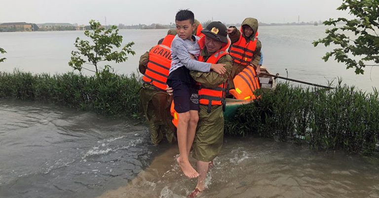 cuu-tro-mien-trung-1