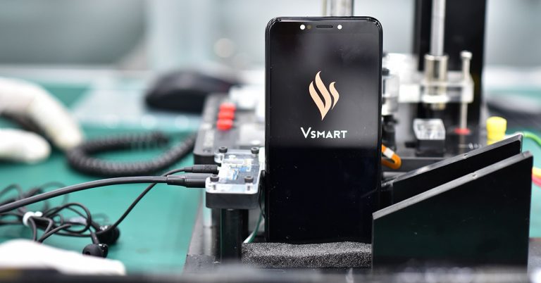 smartphone-moi-vsmart-1