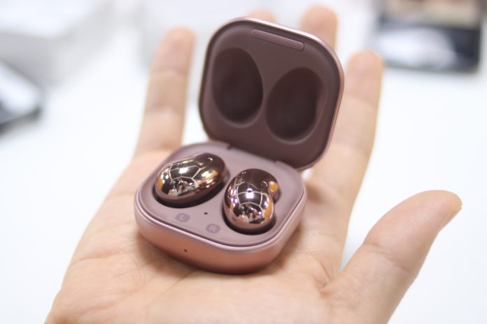 đánh giá Galaxy Buds Live