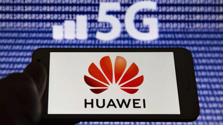 Huawei bị cấm ở Anh