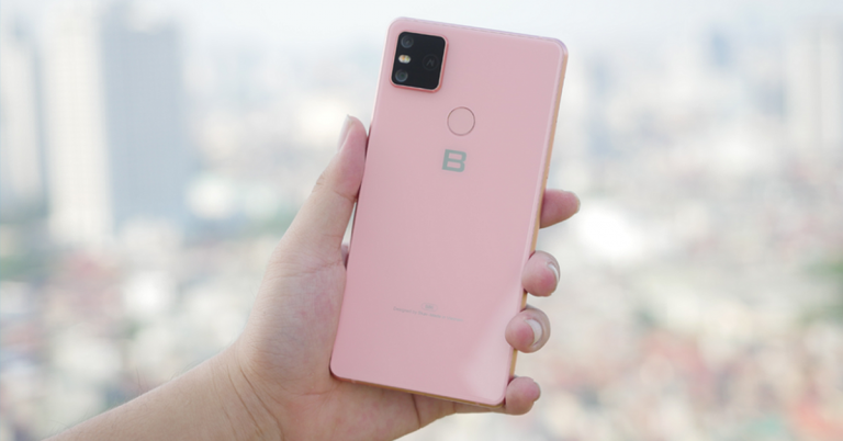 man-hinh-bphone-the-he-moi-1