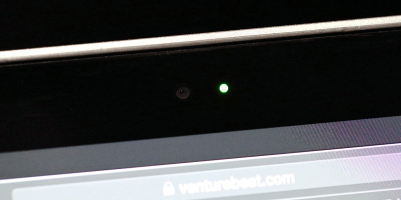 webcam-tren-laptop-3