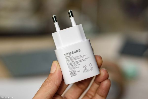 Samsung giảm giá bộ sạc 25W
