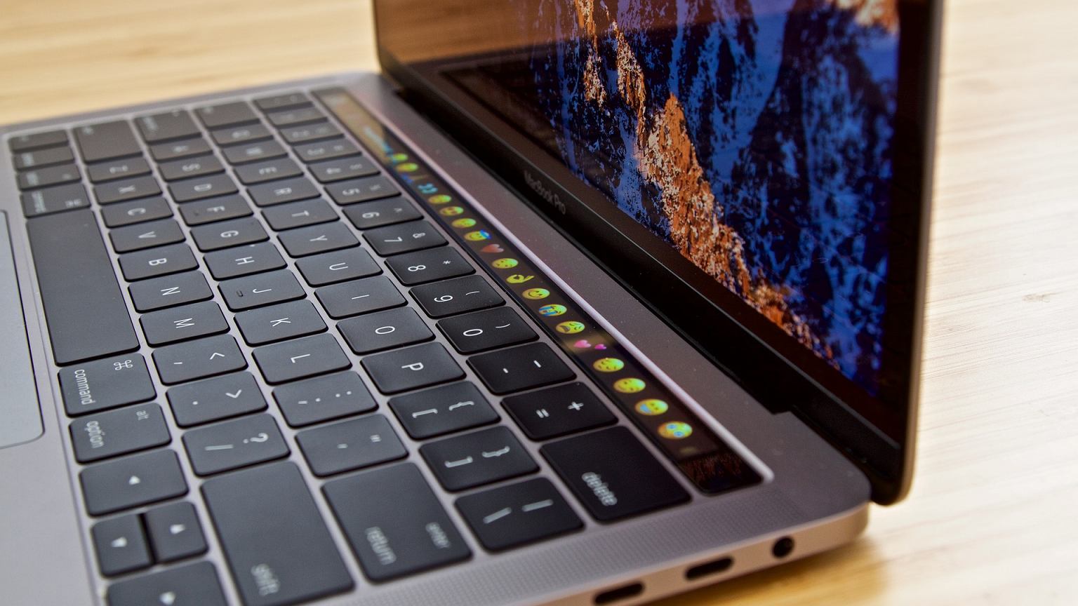 Rò rỉ MacBook Pro 2021 với thiết kế mới không còn Touch ...