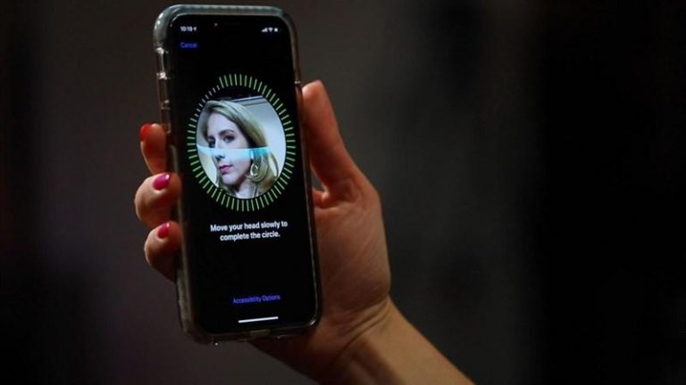 iPhone có Face ID dưới màn hình