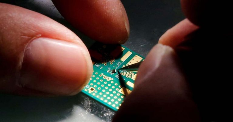 khung-hoang-chip-toan-cau-anh-huong-den-realme-va-xiaomi