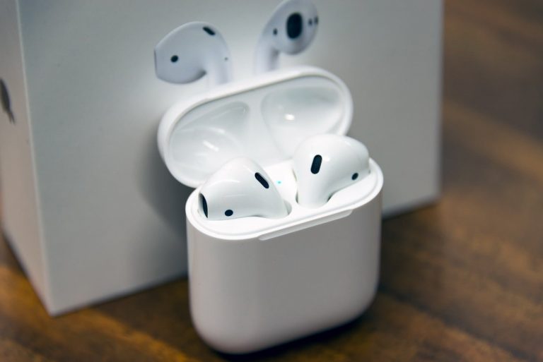 thay pin AirPods