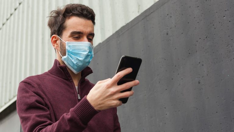 mo-khoa-face-id-khi-deo-khau-trang-ke-ca-khi-khong-co-apple-watch