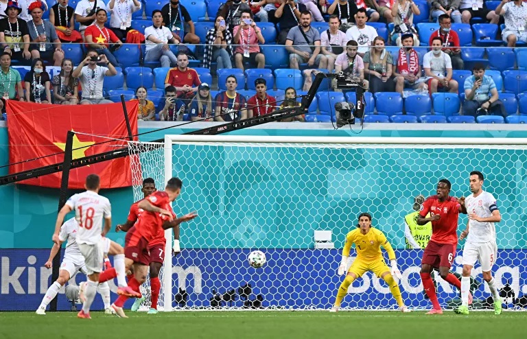 quoc-ky-viet-nam-tai-euro-2020-dung-top-tim-kiem-google-va-phu-song-tren-mang-xa-hoi