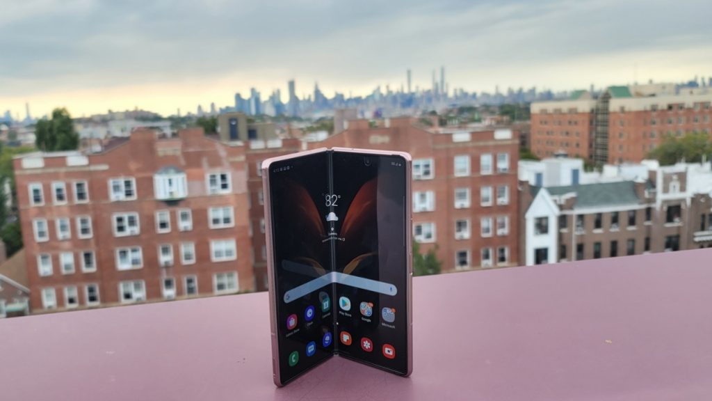 Samsung-smartphone-man-hinh-gap-2