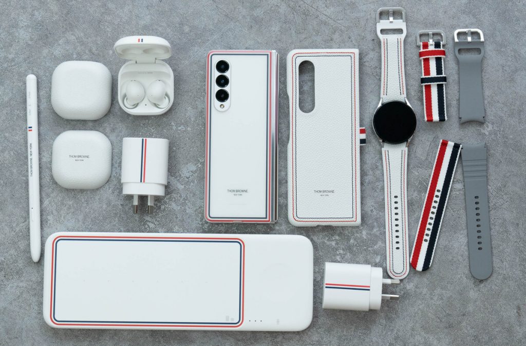 galaxy-z-thom-browne-2