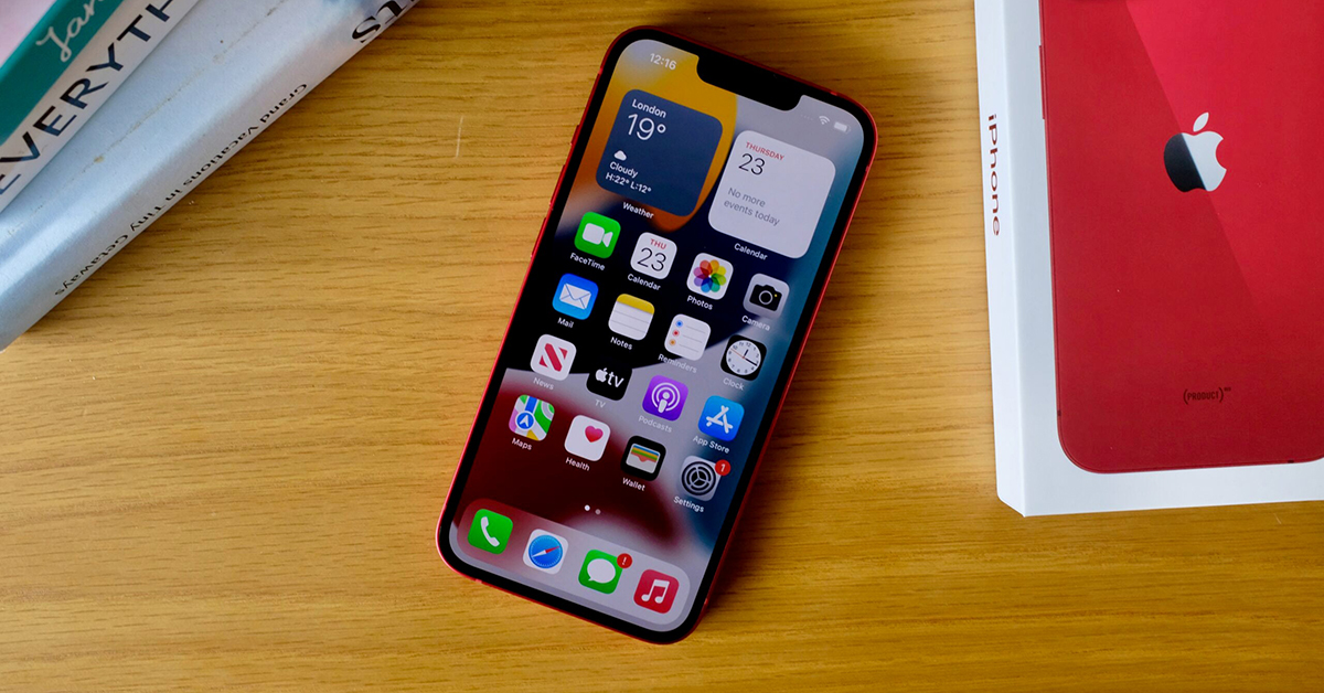 San-xuat-iPhone-13-bi-cham-1