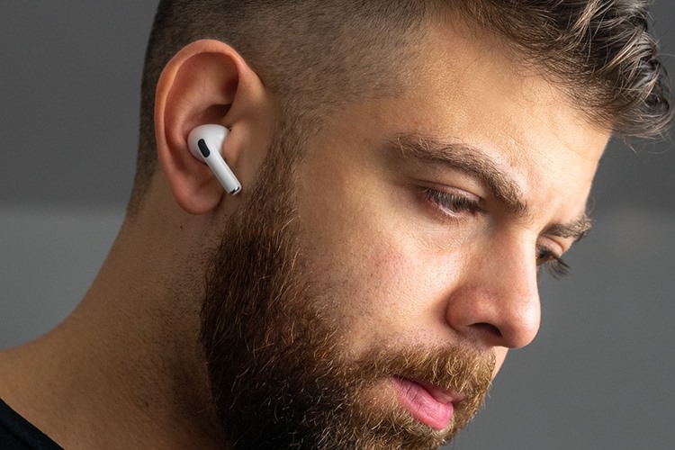 thói quen đeo tai nghe Bluetooth