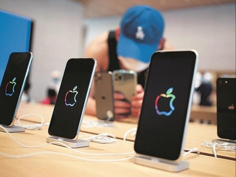 nhat-an-do-roi-mua-iphone-12-con-duoc-tang-kem-airpods-3