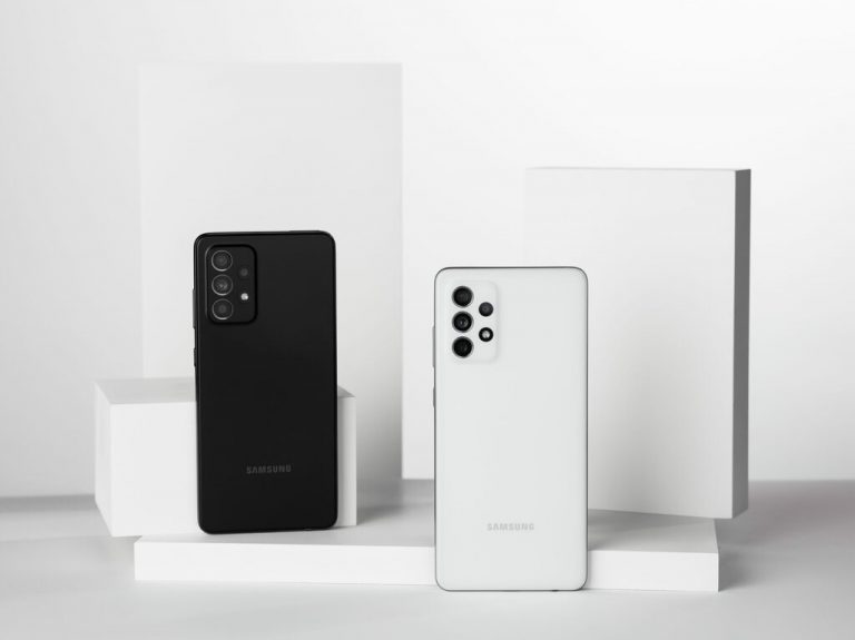 31_galaxya52_a72_white_black-scaled